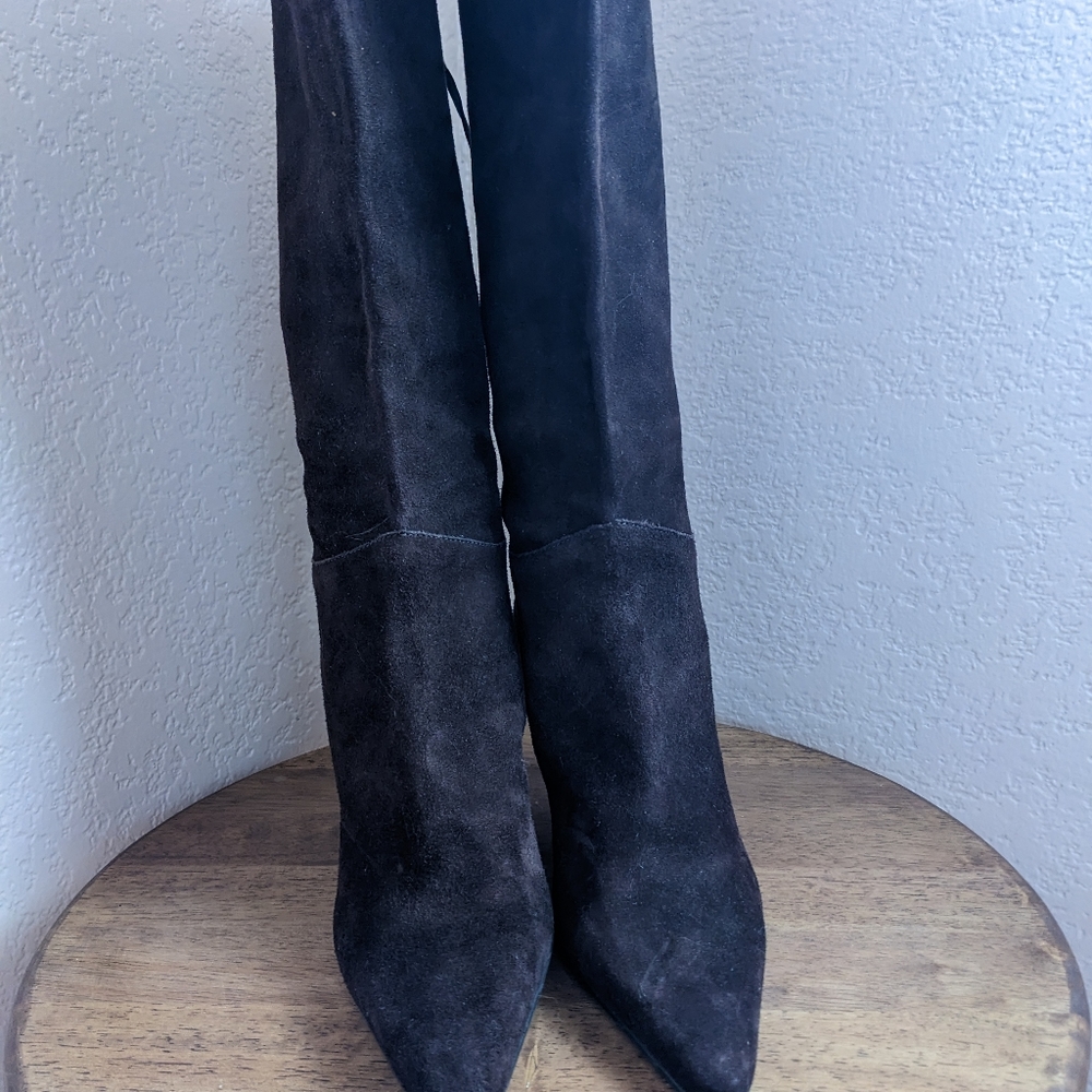 Ann Taylor size 7.5 brown suede leather boot.